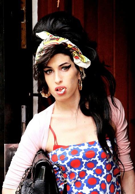 Pin By Julio On Amy Amy Amy Amy Winehouse Style Amy Winehouse Winehouse