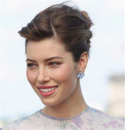 Jessica Biel Short Hairstyle French Twist Without Bangs Pretty Designs