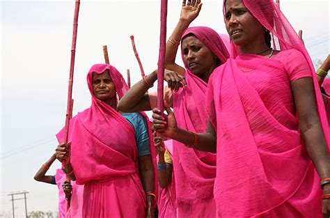 Gulabi Gang Indias Women Warriors India Al Jazeera