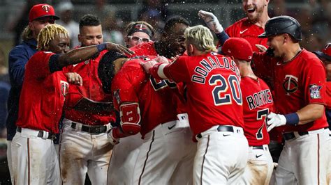 Mlb Twins Hit Two Homers In Walk Off Against Yankees Red Sox And
