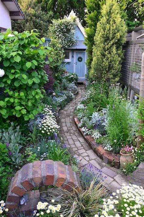 34 Beautiful Small Cottage Garden Ideas For Backyard Inspiration
