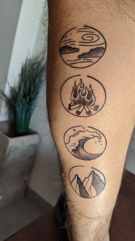 Tatuaje De Los 4 Elementos Aire Fuego Tierra Y Agua Envueltos En 4