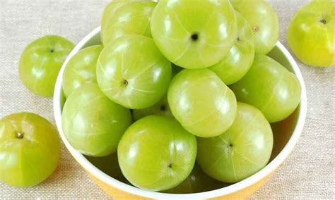 Here are 10 vitamin c rich foods you should add to your regular diet. Amla to the rescue: This vitamin-C-rich fruit can give you ...