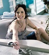 Mary Louise Parker Weeds Bathtub