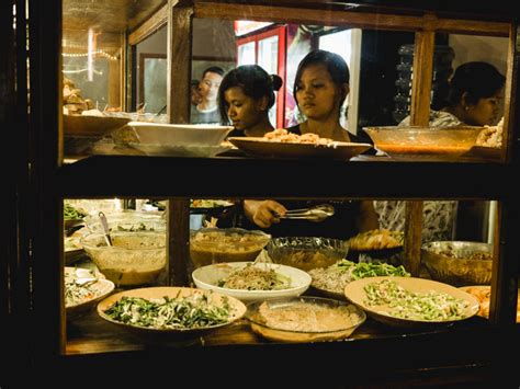 Inside, you'll find an airy interior. The Best Warungs In Canggu For Delicious Indonesian Food ...