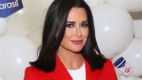 ‘real Housewives Star Kyle Richards 50 Unveils Bikini Body For