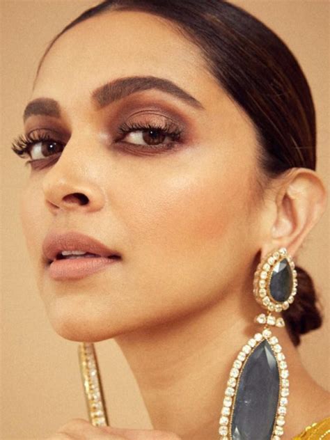 Most Glamorous Beauty Looks Of Deepika Padukone Times Of India