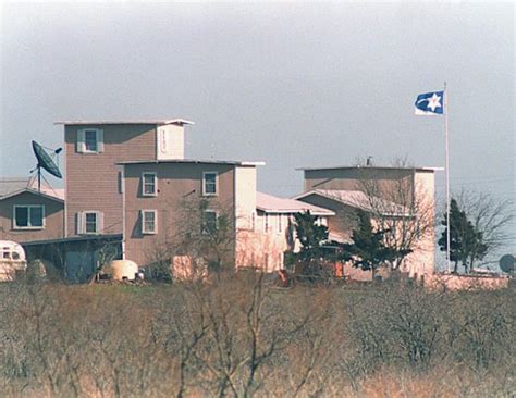 Alcohol Tobacco And Firearms Agents Raid David Koresh Cult Compound