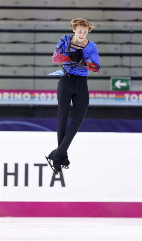 Figure Skating Japans Shoma Uno Wins 1st Grand Prix Final