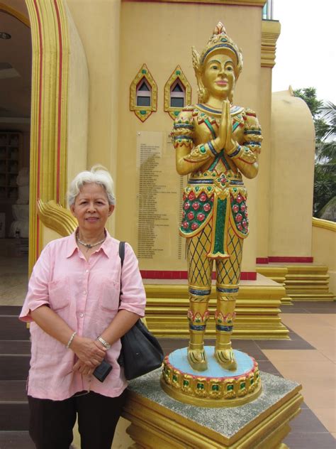 It was way back in 1956, phra kru palat vieng, a veteran member of the sangha (community of monks) and an old time resident of kuala lumpur who initiated the. Pretty Simply Normal: Landmarks of Selangor: Wat Thai ...