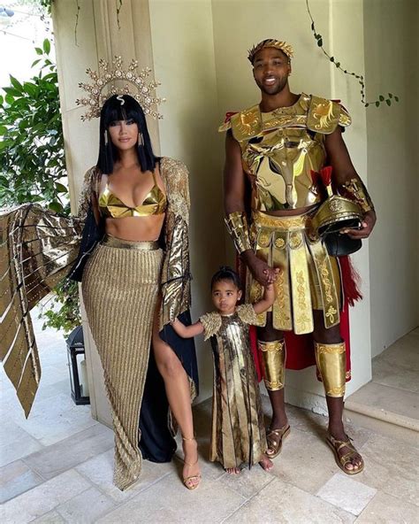 Khloe Kardashian Looks Unrecognisable As Cleopatra In Post Halloween