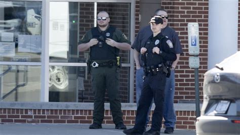 Bomb Threat Evacuates Johnson County Courthouse Crime And Public Safety