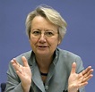 Streit um Kurs der CDU: Ministerin Schavan nennt Merkel einen ...