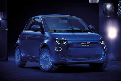 Trio Of Designer Fiat 500s Sells For 600000 Carbuzz
