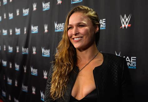 ronda rousey meets with wwe executive triple h yahoo sports