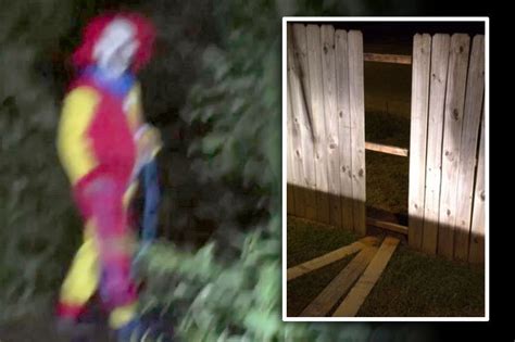 Clowns Trying To Lurk Children Into Woods Warn South