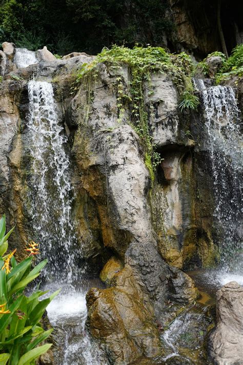 The banjaran hotsprings retreat has a garden and a library for guest enjoyment. JE TunNel: THE BANJARAN HOTSPRINGS RETREAT~ A Bespoke ...