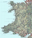 Detallado mapa de elevación de Gales con carreteras y ciudades | Gales ...