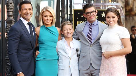 How Kelly Ripa And Mark Consuelos Handled The Despair Of Becoming