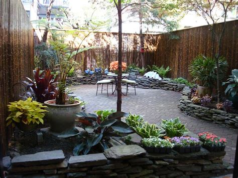 Photos and images of beautiful backyards and patios. 20 Awesome Small Backyard Ideas | Large backyard ...