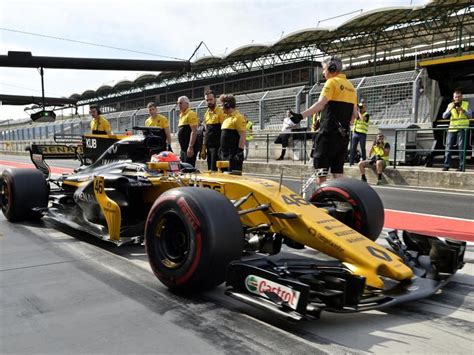 Robert kubica suffers another setback in his attempt to return to formula 1, having broken his right leg in an accident near his house in italy. Viertschnellste Zeit: "Forza Robert": Kubica bei Formel-1 ...