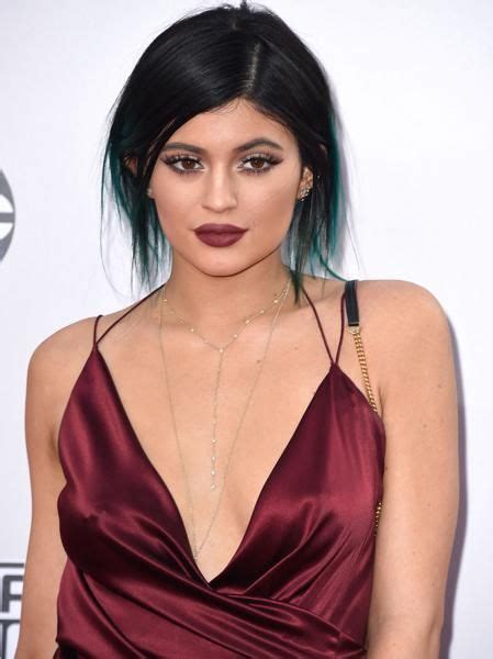 2014 Ama Trends Lobs Texture And Bold Lips Kylie Jenner News Kylie Jenner Kylie Jenner Height