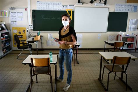 La Francia chiude 22 scuole e più di cento classi a causa del Covid