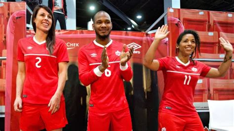 On the back, the jersey numbers have the canada soccer logo embedded. Canada Soccer unveils 2015 red jerseys - TSN.ca