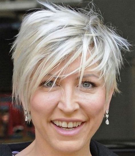 Very Stylish Short Haircuts For Older Women Over 50 In 2021 2022