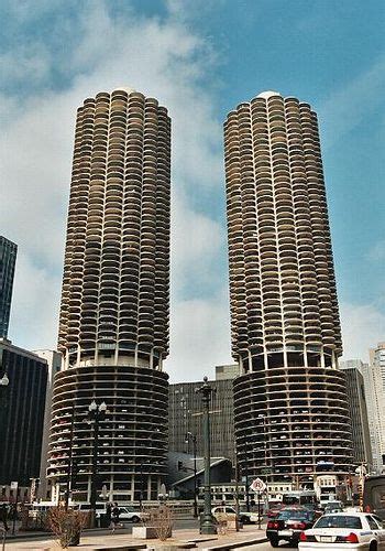 Marina City My Fav Buildings In Chicago Famous Buildings Unique