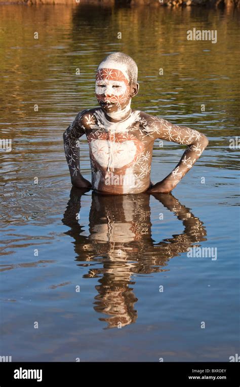 Surma Boy With Body Paintings Hi Res Stock Photography And Images Alamy