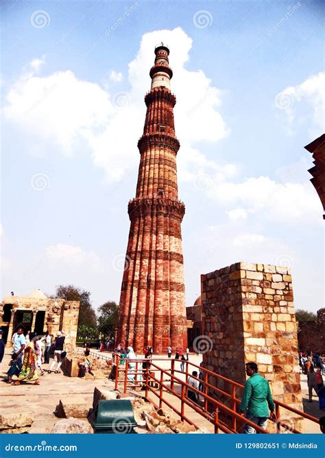 The Qutub Minar And Its Ruins In Delhi Editorial Photo Image Of Delhi