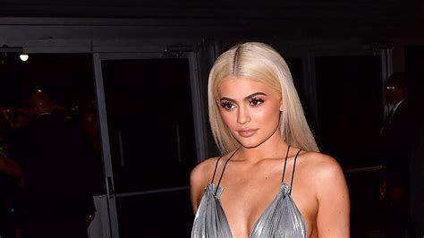 Kylie Jenners Snapchat Was Hacked By Someone Claiming To Have Nudes Allure