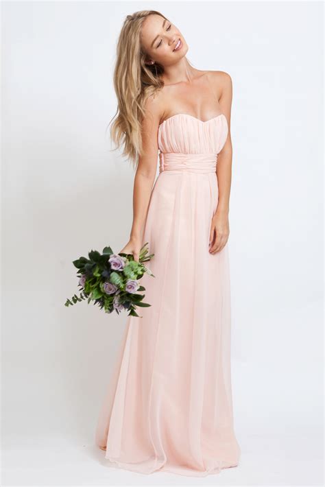 How You Can Find The Perfect Bridesmaid Dress In 8 Easy Steps