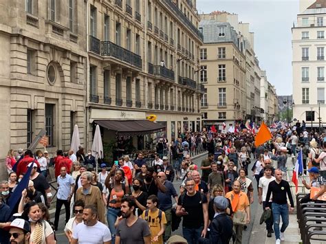 Les Manifestations En France Contre Le Pass Et La Dictature Sanitaire