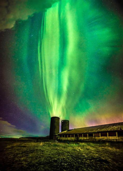 Amazing Pictures Of Northern Lights In Iceland Look Like Eye Of Sauron