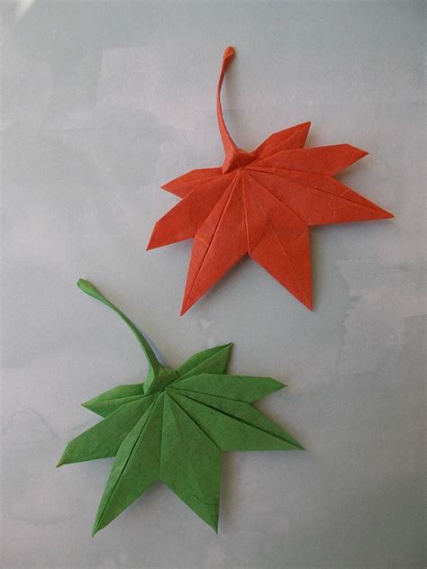 Magali Also Folded Some Beautiful Autumn Leaves Origami Diy Origami