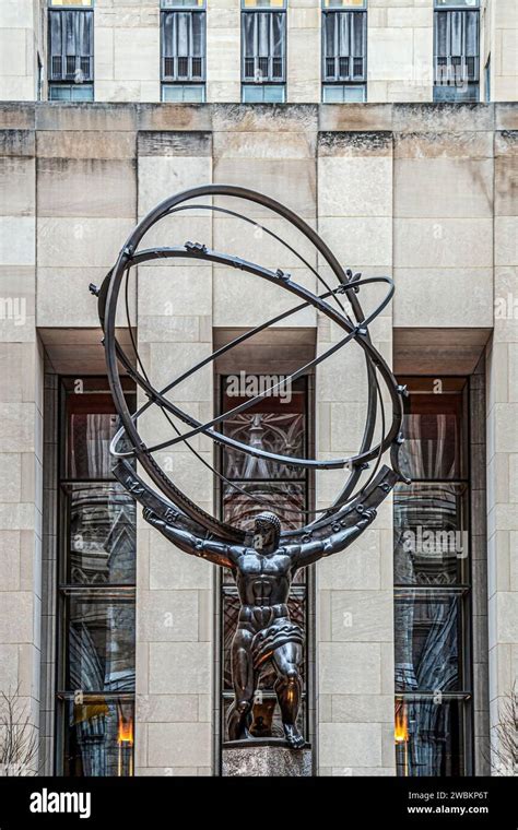 New York Usa March 6 2020 Atlas A Bronze Statue In Rockefeller