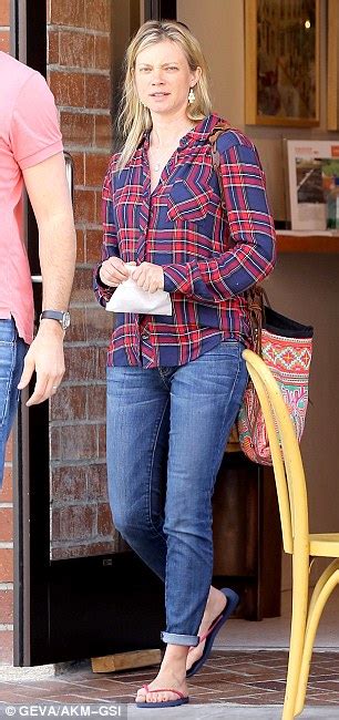 Amy Smart Dresses Down As She Cosies Up To Husband Carter Oosterhouse Daily Mail Online