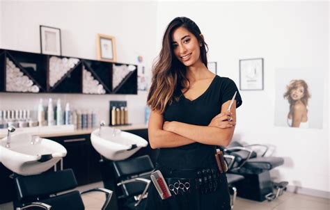 How Beauty Salons Generate Loyalty Through Social Media Marketing