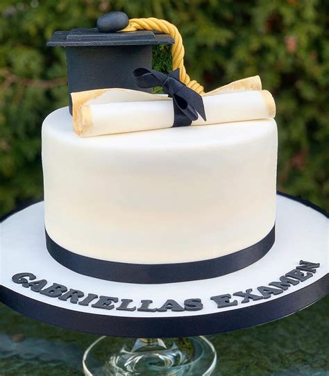 The Best Elegant Graduation Cake Ideas College Simple Graduation Cake