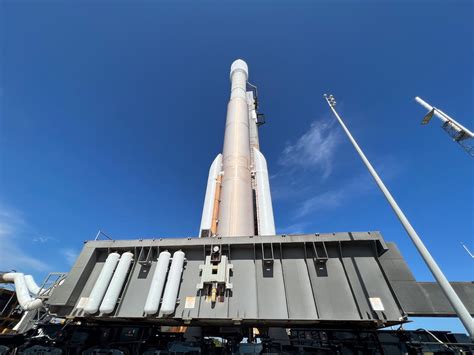 Ulas Atlas 5 Rocket Moved To Launch Pad With Us Military Missile