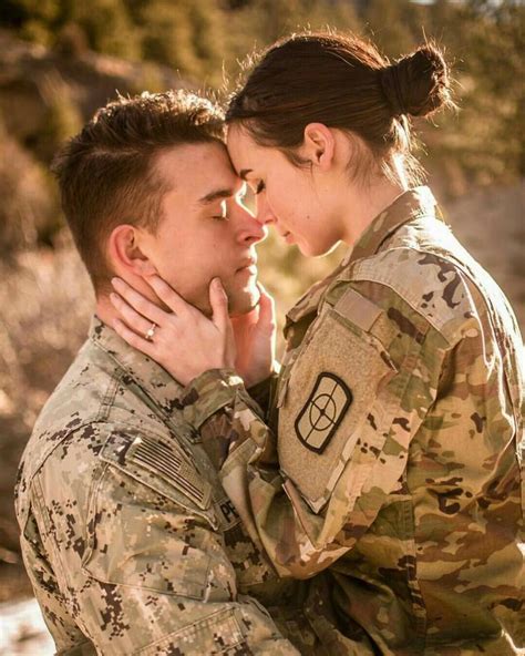 Pin By Елена On Soldiers Moments Military Couple Pictures Military Couples Army Couple Pictures