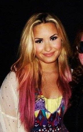 Demi lovato haircut lob choppy hair instagram choice awards slime anyone mtv ruined immediately speculating wasn but. Pink Ombre | Demi lovato, Pink hair, Hair styles