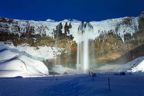 Island Seljalandsfoss Wasserfall Winter In Island Seljalandsfoss Wasserfall Stockfoto Bild