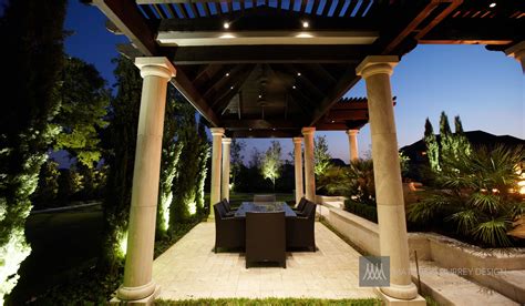 10 Amazing Outdoor Dining Rooms