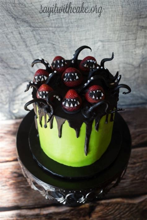 Creepy Halloween Cake Edible Crafts