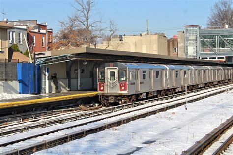 Mta New York City Subway Bombardier R142 5 Train Flickr