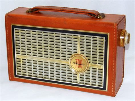 Vintage Silvertone 700 Portable Transistor Radio Model 1217 Am Band