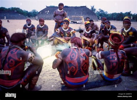 Amazonas Indianer Fotos Und Bildmaterial In Hoher Auflösung Alamy
